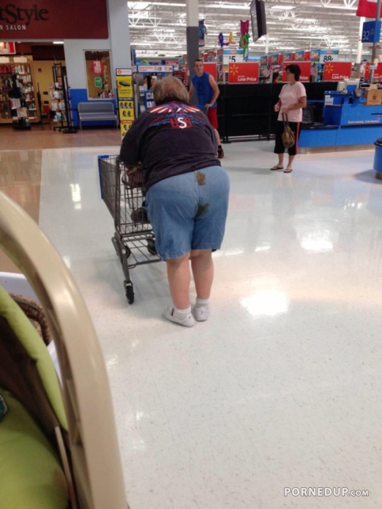 Fat Woman Shit Her Pants In Supermarket