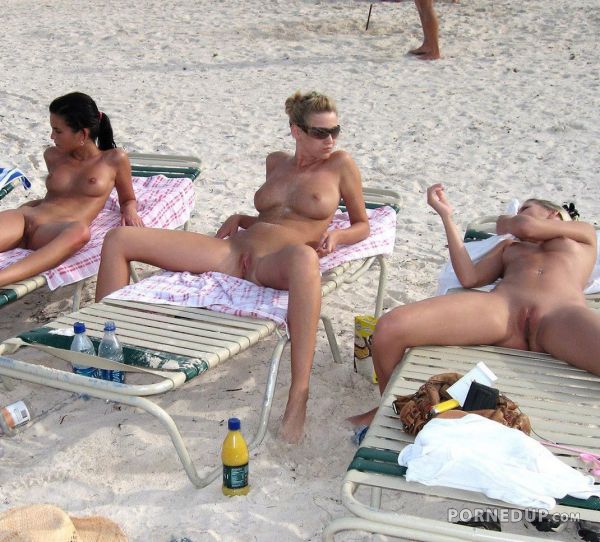 Girls on Nude Beach