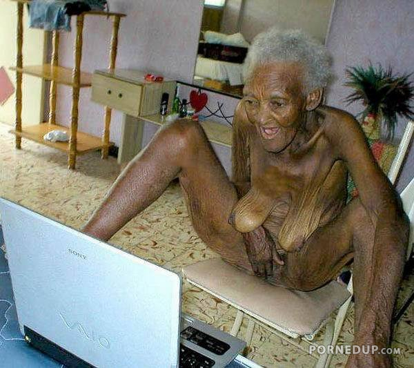 600px x 533px - Black Granny Masturbating To Internet Porn - Porned Up!