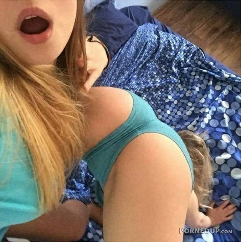 Girl Is Tempted To Eat Her Friend Out