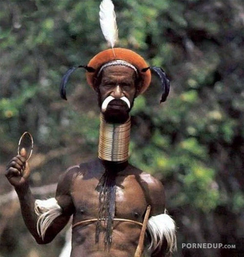 neck stretched african