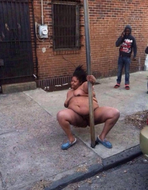 Ghetto Pole Dance