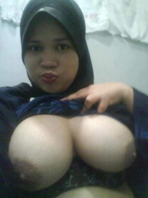 Muslim wife flashing tits