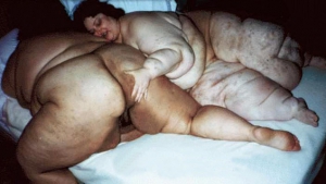 two lesbian fatties on the bed