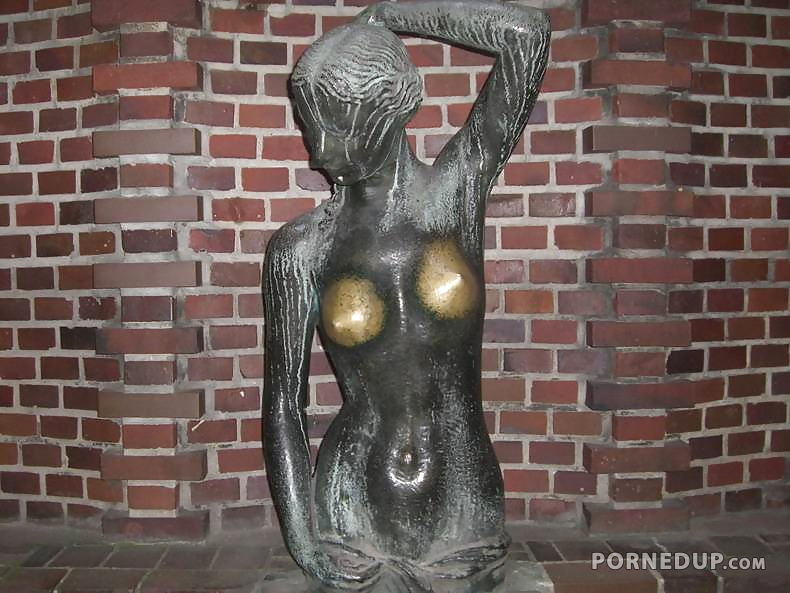 Topless Statue With Popular Boobs