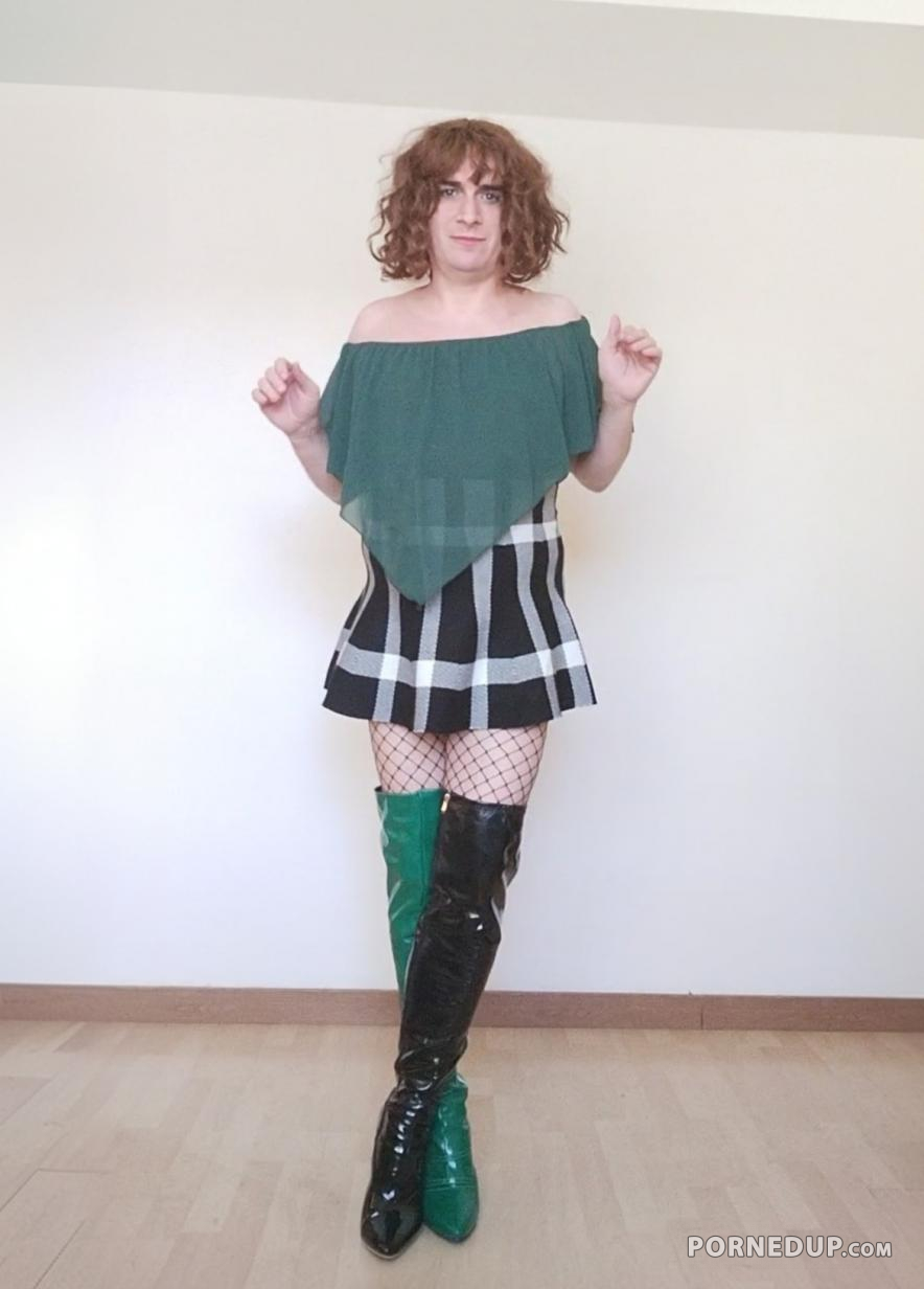 Vanessa Neorrabioso escort transvestite in colorful boots 