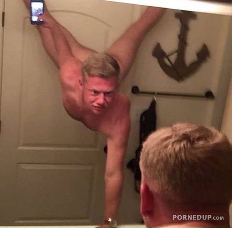 770px x 759px - Weird Gay Selfie - Porned Up!