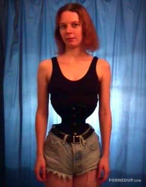 woman with insanely skinny waist